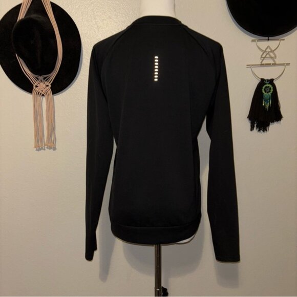 Nike Shirt - Picture 2 of 3